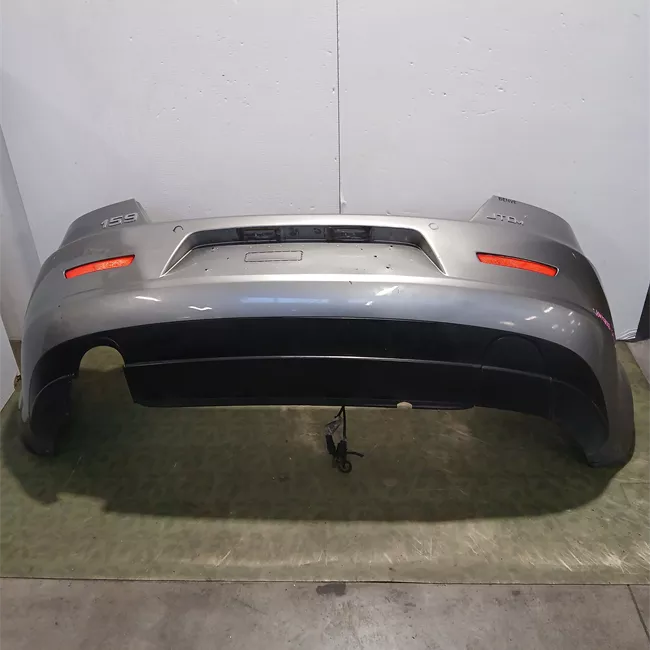 Paraurti posteriore con sensore parchiusura con primer