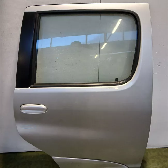 Porta posteriore destra