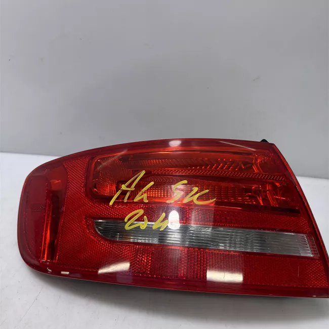 Fanale posteriore parte esterno sinistro