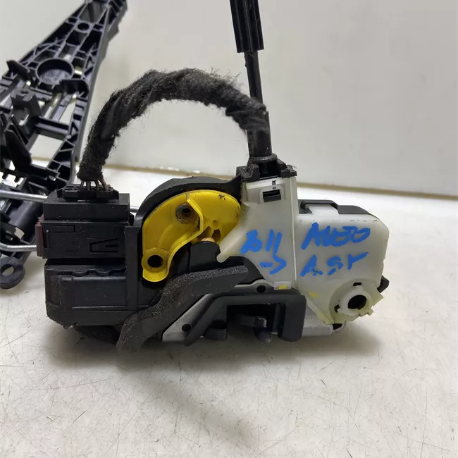 Serratura porta anteriore sinistra