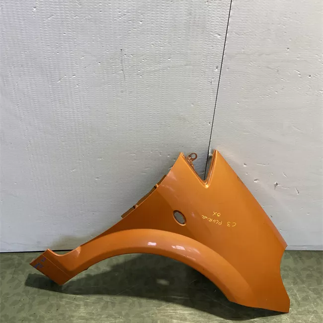 Parafango anteriore destro