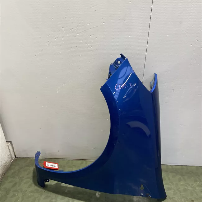 Parafango anteriore sinistro cerchi 15