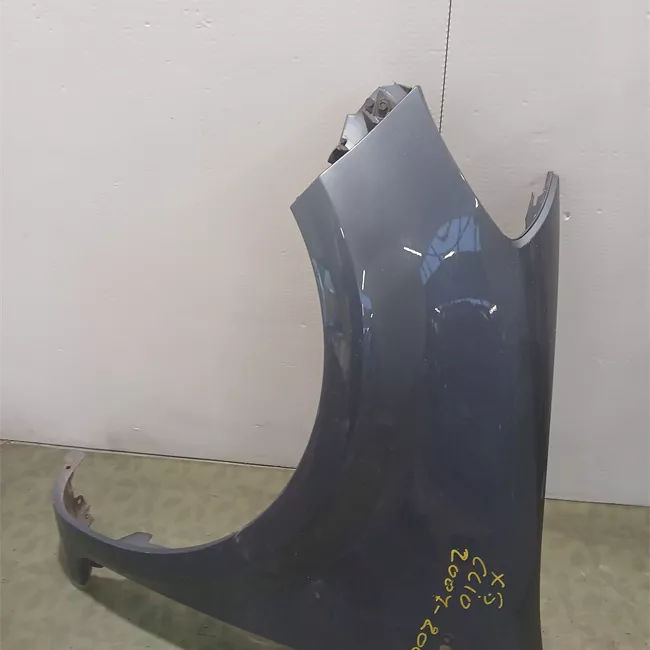 Parafango anteriore sinistro cerchi 15