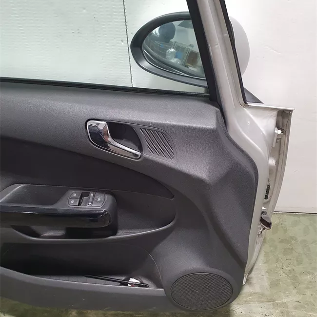 Porta anteriore sinistra