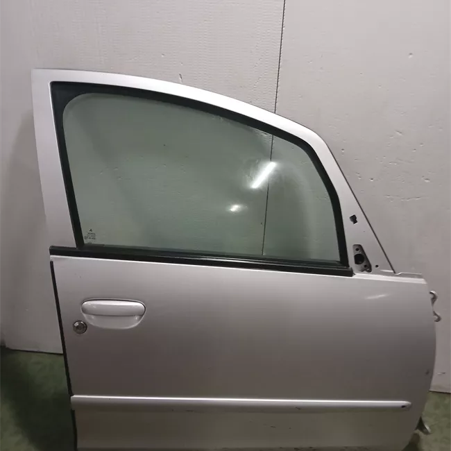 Porta anteriore destra