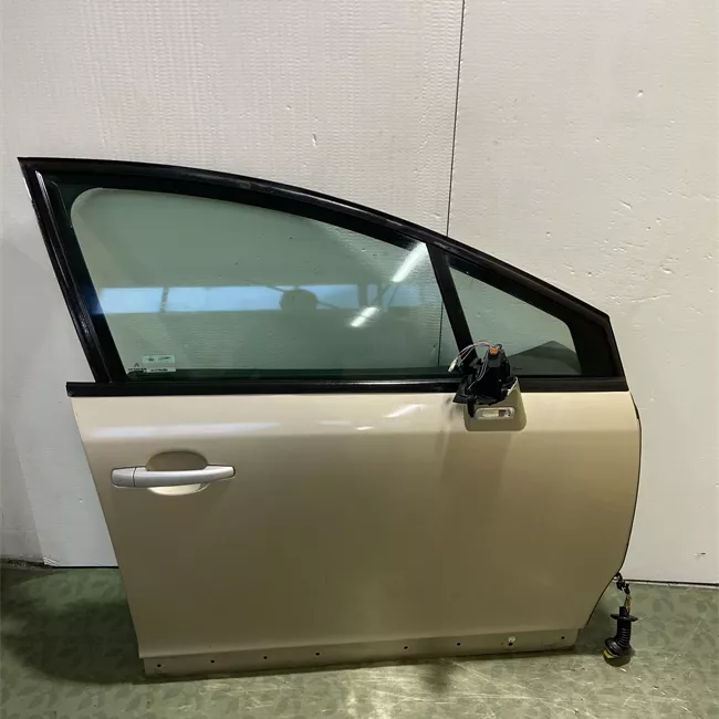 Porta anteriore destra