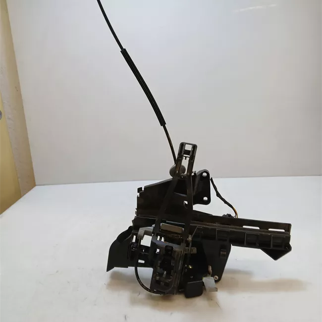 Serratura porta posteriore destra con sistema chiusura centrale