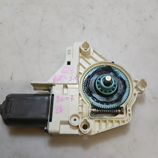 Motorino alzacristallo porta anteriore sinistro