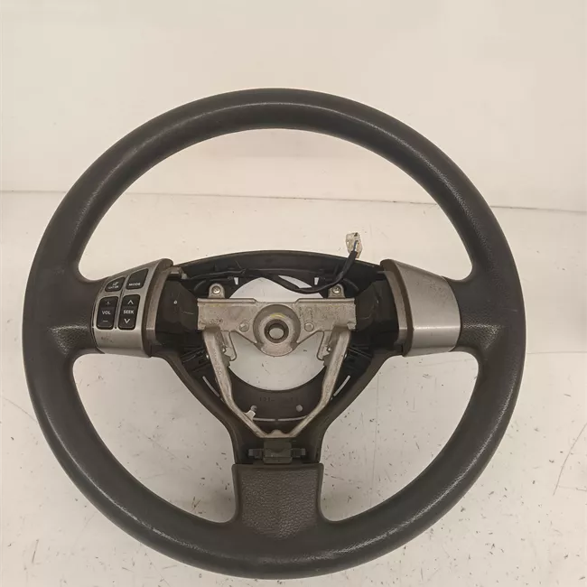 Volante con comandi radio