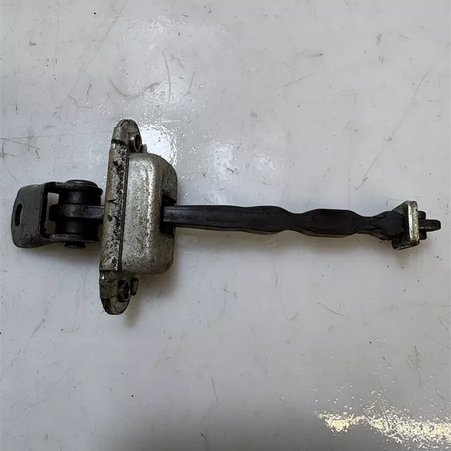 Fermo porta anteriore destro