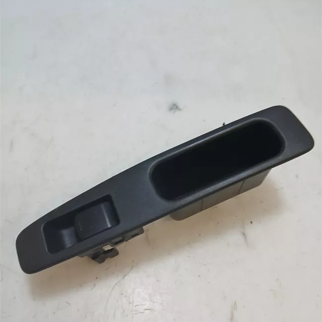 Interruttore alzacristalli porta posteriore sinistro