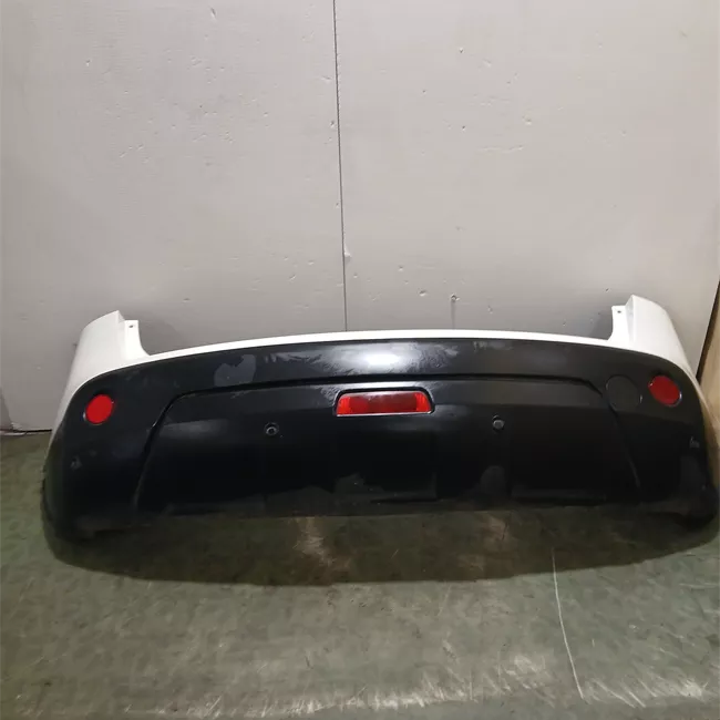 Paraurti posteriore con sensore parcheggio