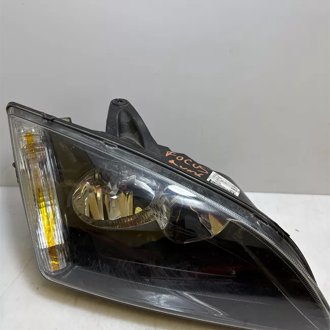 Proiettore destro con cornice finitura nera