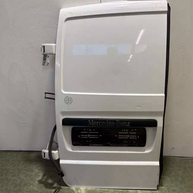 Porta carico posteriore a battente sinistra apertura 180° lamierata