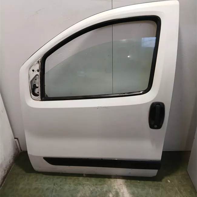 Porta anteriore sinistra