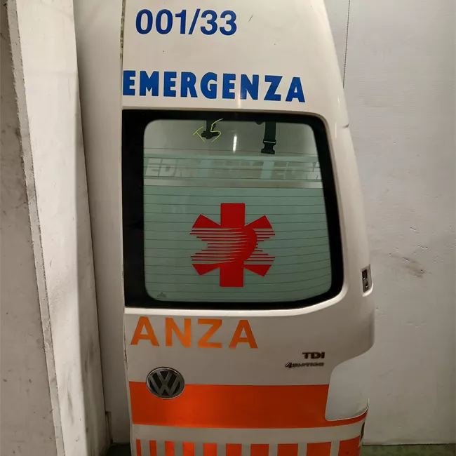 Porta carico posteriore a battente destra