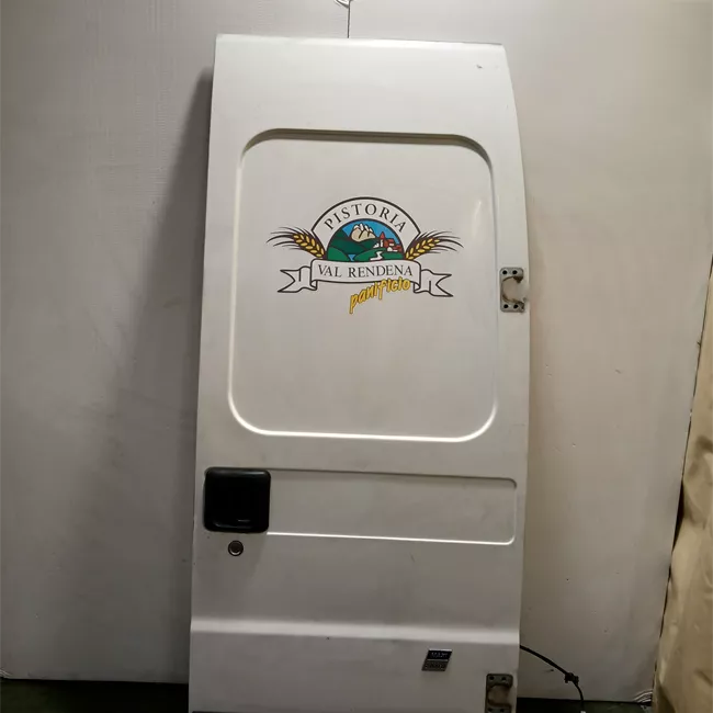 Porta carico posteriore a battente destra Apertuara 270°, Tetto Rialzato