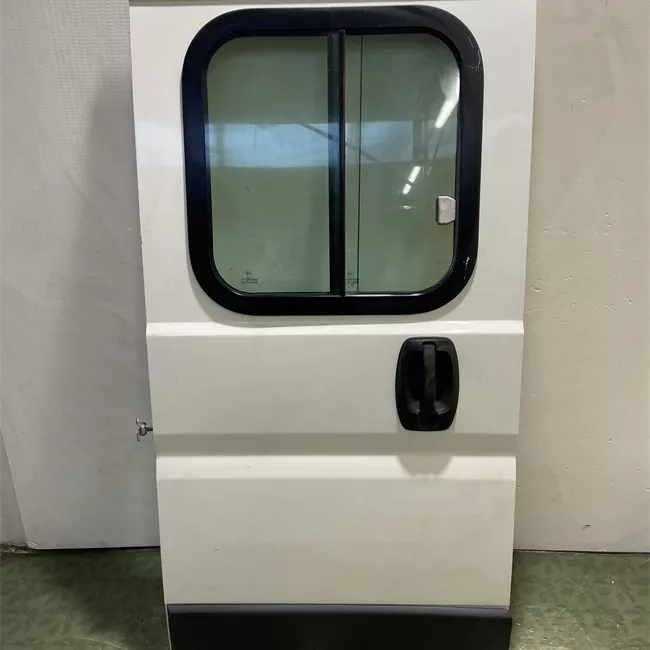 Porta posteriore destra