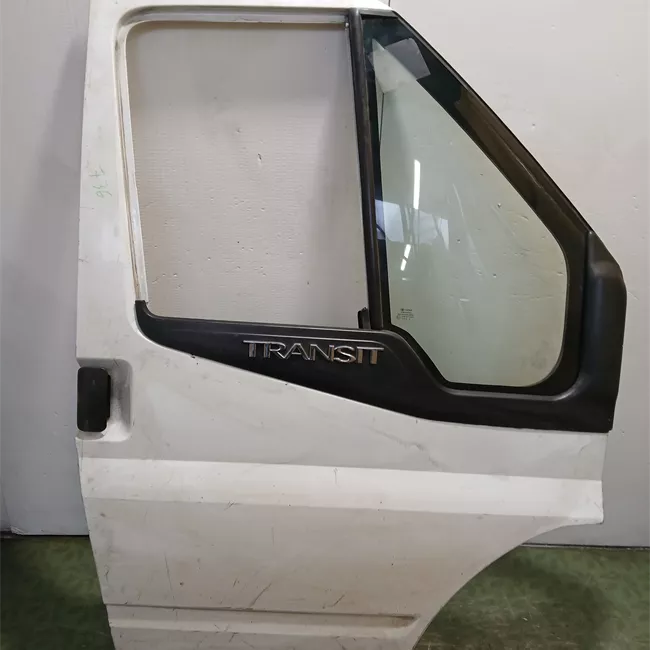 Porta anteriore destra