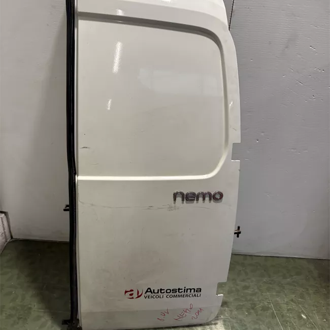 Porta carico posteriore a battente destra