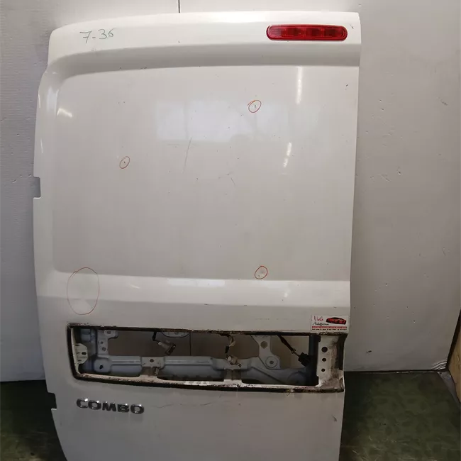 Porta carico posteriore a battente sinistra