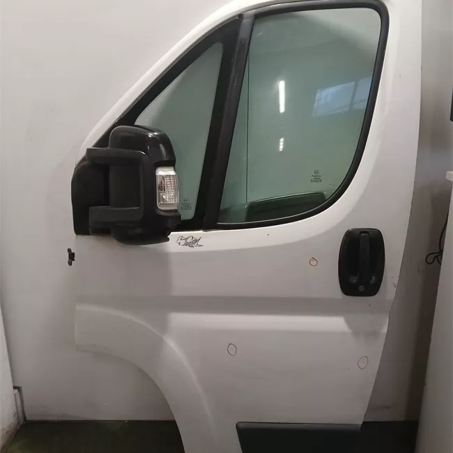 Porta anteriore sinistra