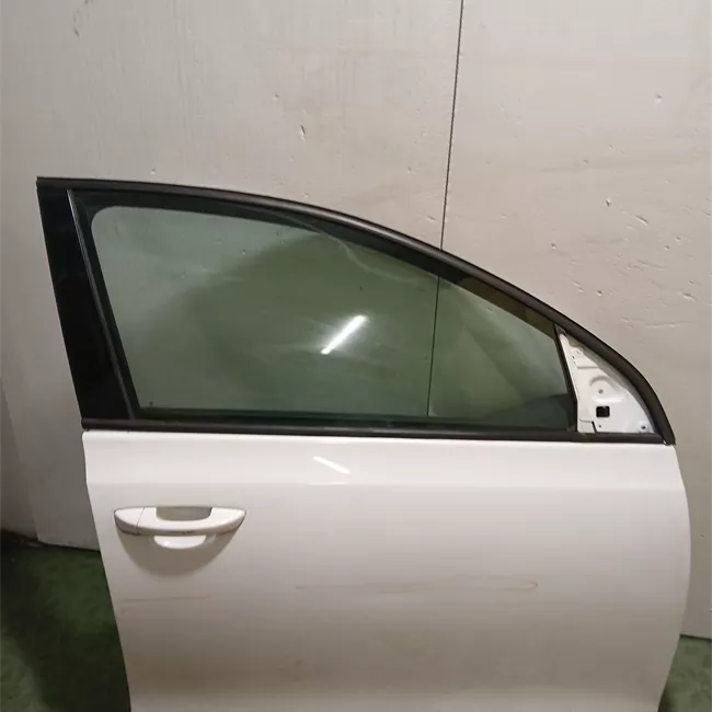 Porta anteriore destra