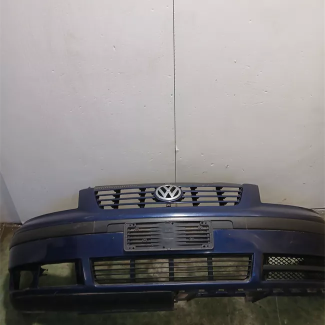 Paraurti anteriore con mano di fondo