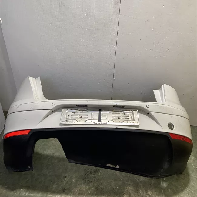 Paraurti posteriore con sensore parcheggio