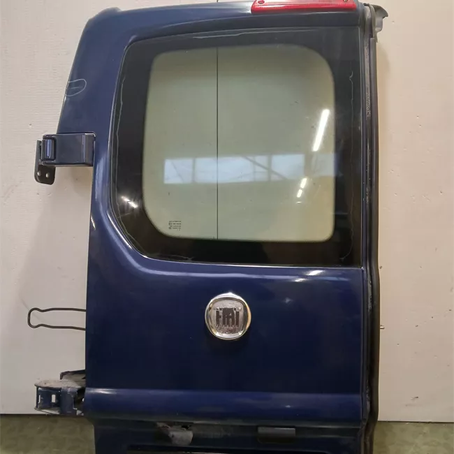 Porta carico posteriore a battente sinistra Vetrata