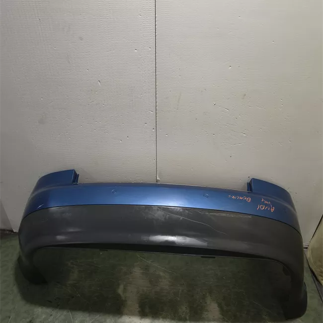 Paraurti posteriore con sensori parcheggio