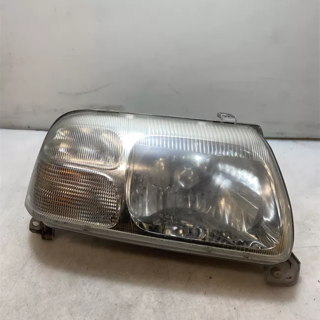 Proiettore con regolatore altezza destro