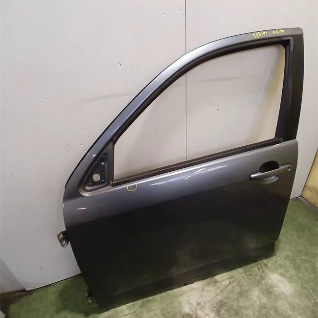 Porta anteriore sinistra