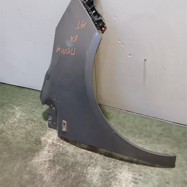 Parafango anteriore destro