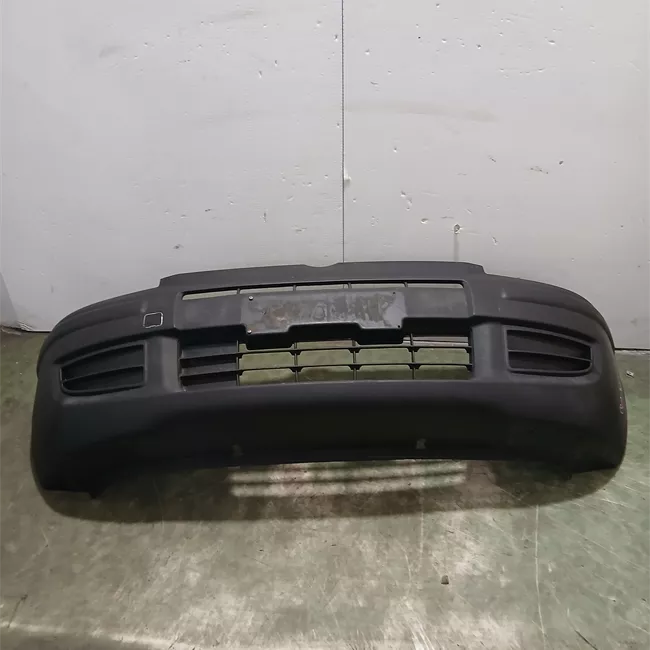 Paraurti anteriore nero