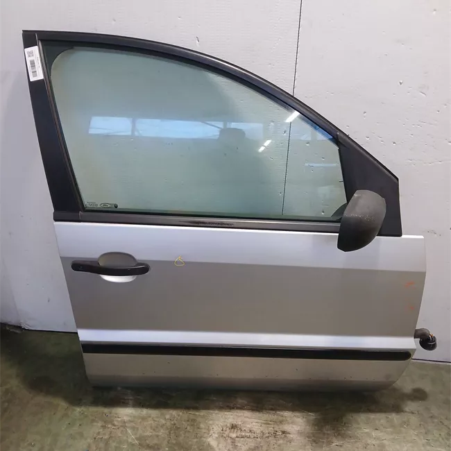 Porta anteriore destra