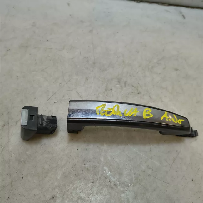 Maniglia porta anteriore destra con striscia cromata primer