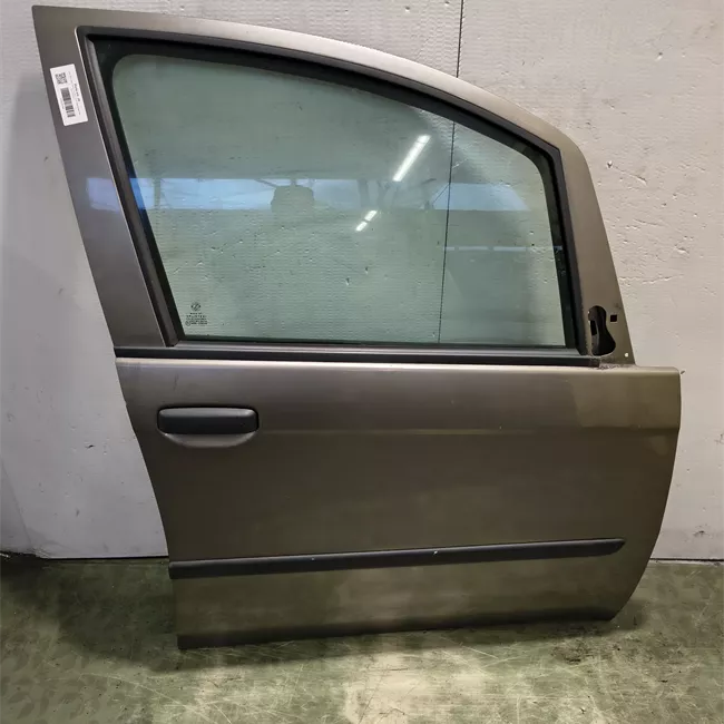 Porta anteriore destra