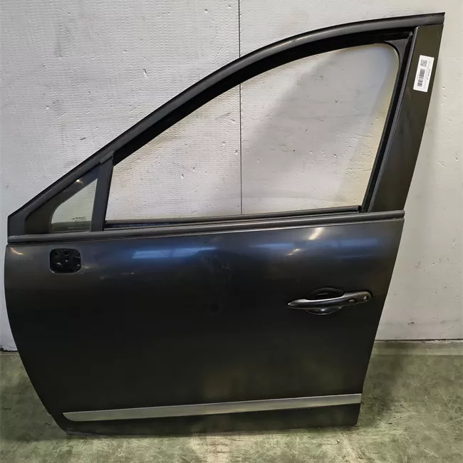 Porta anteriore sinistra