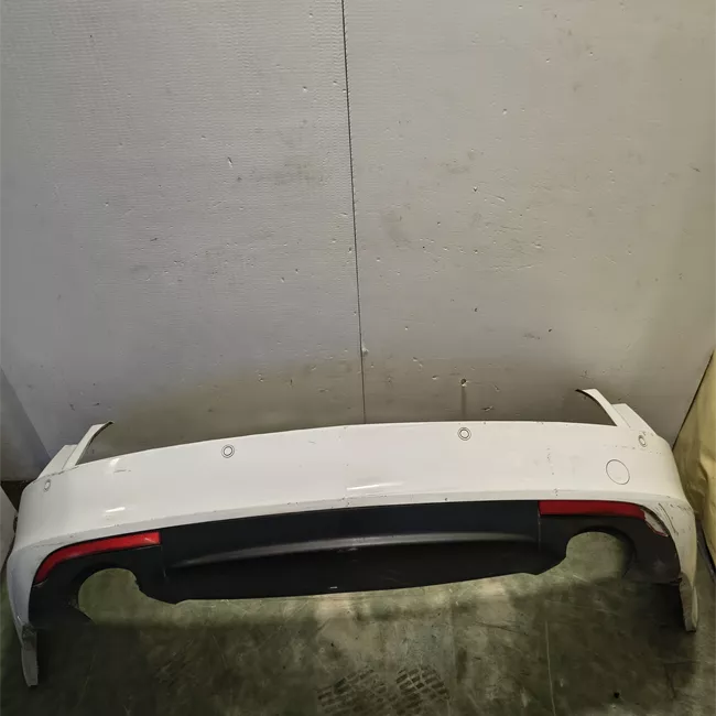 Paraurti posteriore con sensori parcheggio