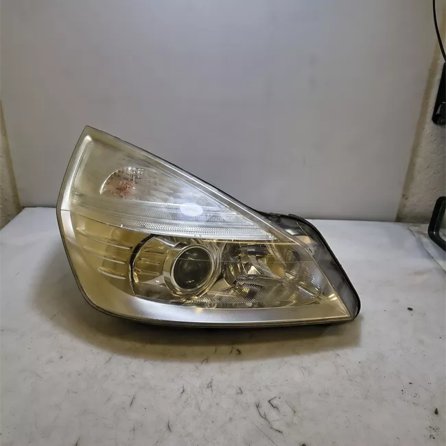 Proiettore destro Xenon