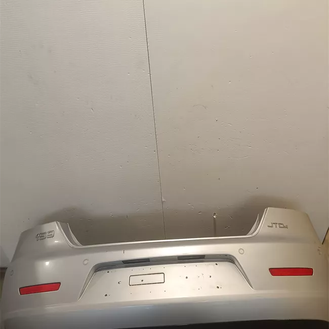 Paraurti posteriore con sensore parchiusura con primer