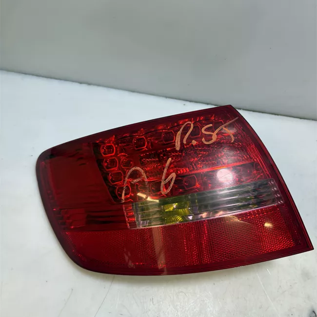 Fanale posteriore parte esterno sinistro