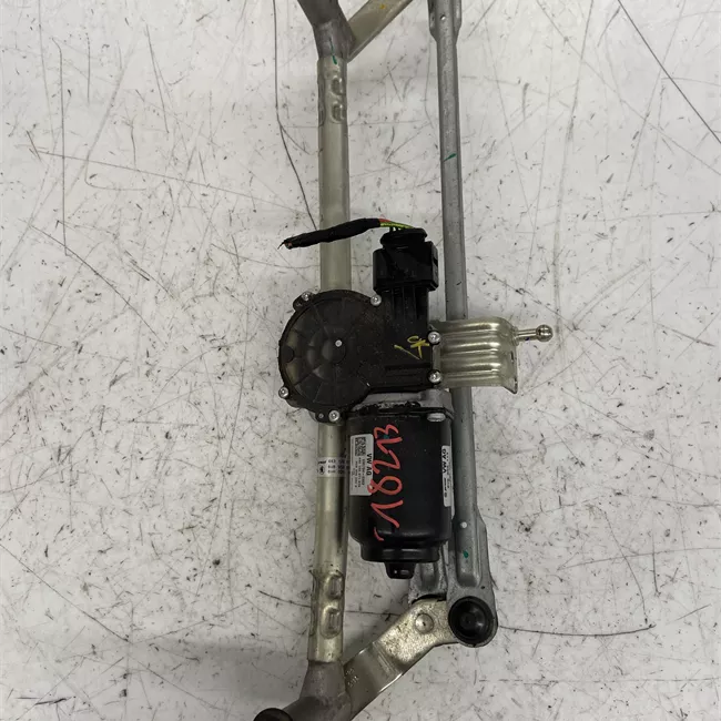 Meccanismo tergiparabrezza con motorino