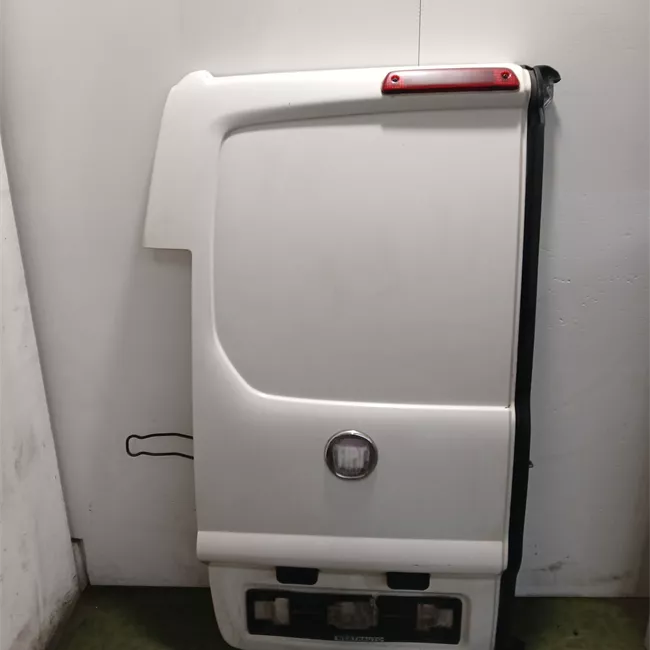 Porta carico posteriore a battente sinistra