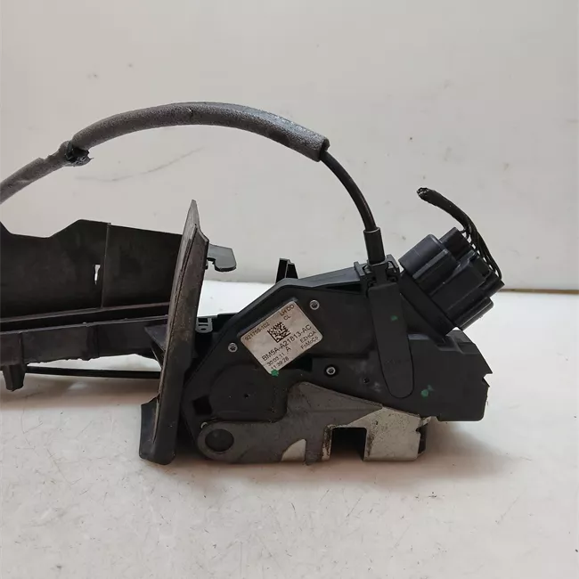 Serratura porta anteriore sinistra con sistema chiusura centrale