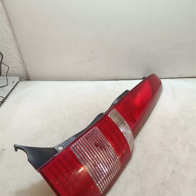 Fanale posteriore destro 11/04<