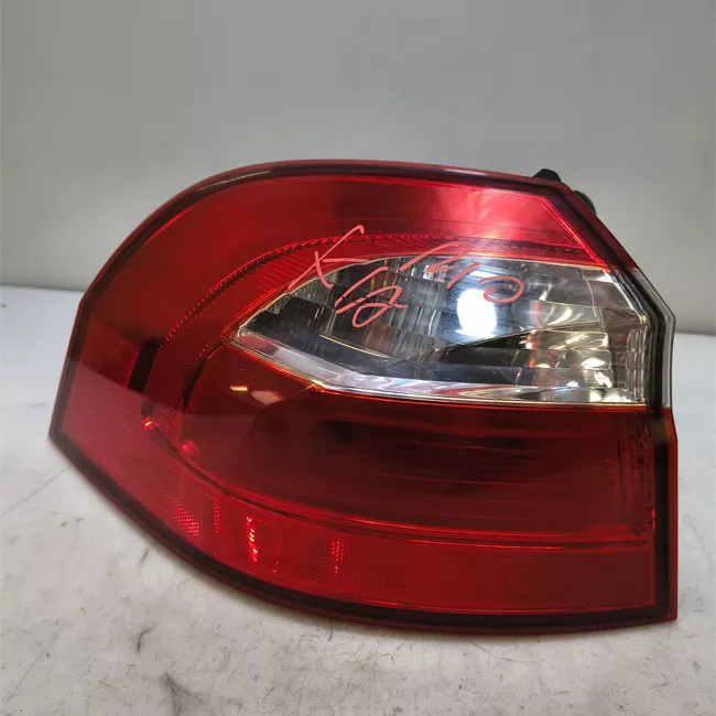 Fanale posteriore parte esterno sinistro