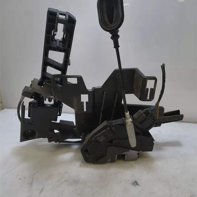 Serratura porta anteriore sinistra