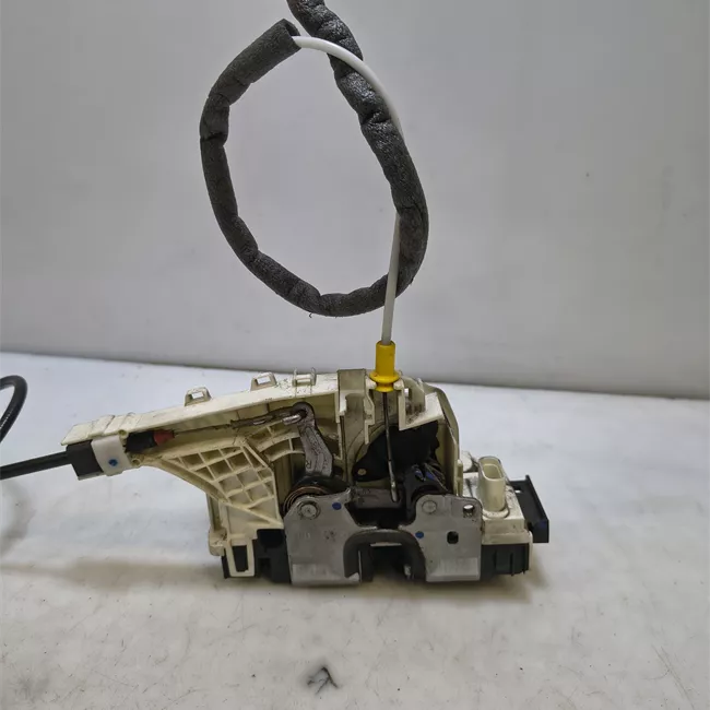 Serratura porta anteriore destra